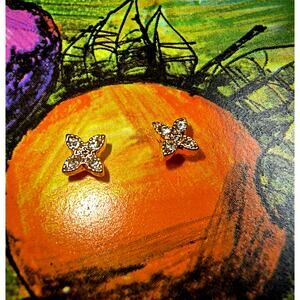 1509G. Stud Earrings Flower Shaped with Rhinestones